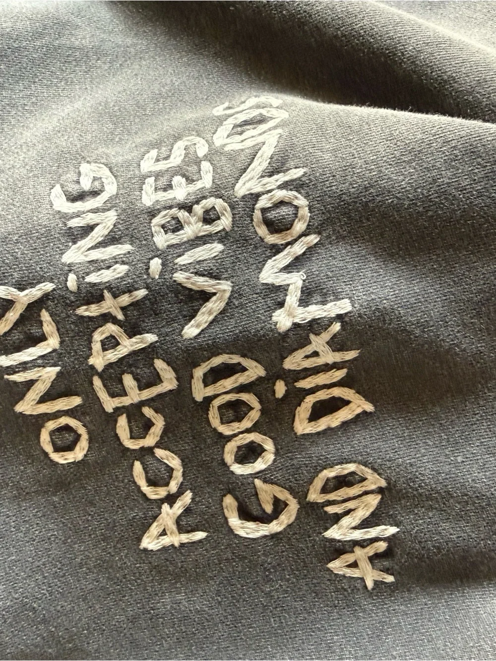 Diamonds and Sweatshirts size XL - Picture 3 of 10